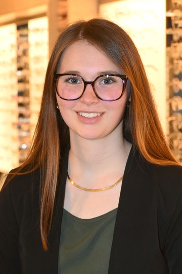 Augenoptikerin Jana Diettrich