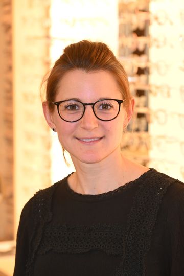 Augenoptikerin Sabrina Schwarz