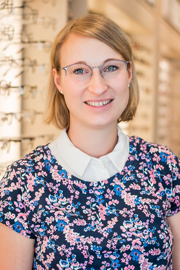 Augenoptikerin Janina Heinemann